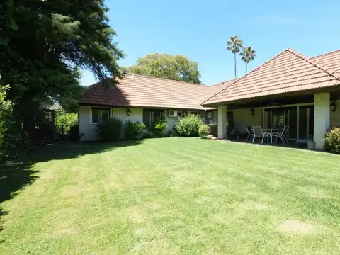 VENTA CASA SEIS AMBIENTES OLIVOS GOLF CLUB
