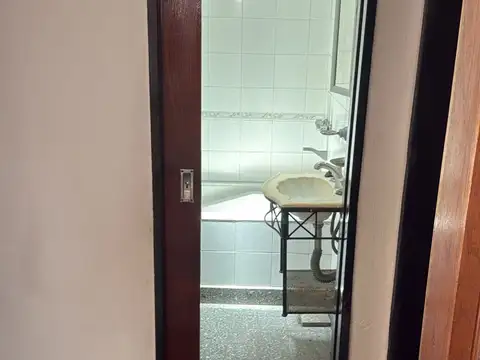 Departamento tipo casa en alquiler en Jose Leon Suarez