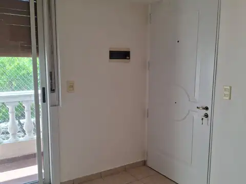 Depto Tipo Casa en Alquiler en Villa Real, $ 680.000