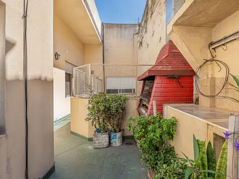 Depto Tipo Casa 5 ambientes con 2 baños