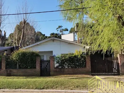 Casa en venta de 2 dormitorios c/ cochera en Zona Centro