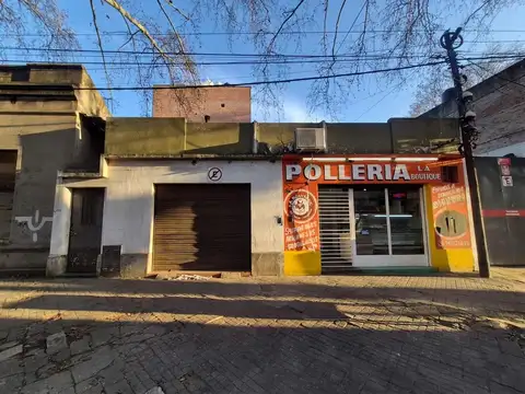 VENTA/ PERMUTA - Casa con Cochera y Local a Reciclar - Echesortu, Rosario.