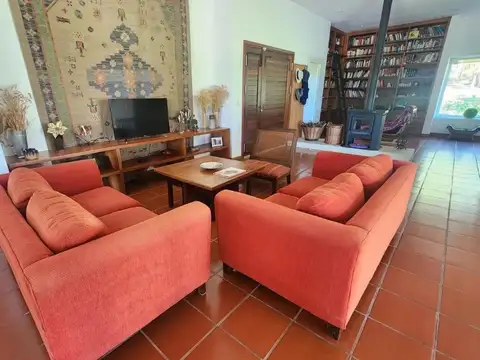 Excelente Casa en Venta en Barrio Quebradas,Baradero.