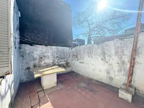 Depto Tipo Casa en Venta 50 años