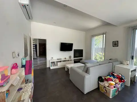 Casa en Venta en Countries y Barrios Cerrados en la Plata, USD 280.000