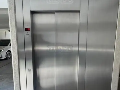 Departamento en Alquiler con 2 cocheras