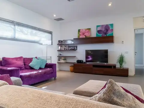 Casa 4 ambientes con 3 baños