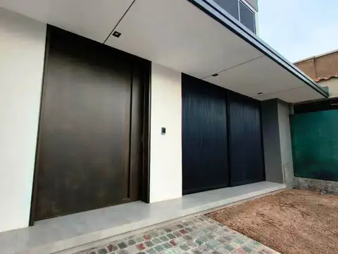 Casa en Venta al Oeste