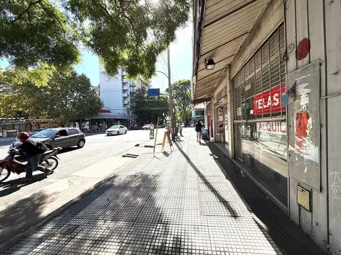 Local sobre Avenida - 100m2