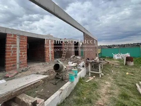 Casa 4 ambientes con 4 baños