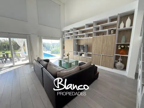 Casa en Alquiler con 1 cochera