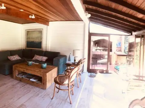 Casa 5 ambientes con 3 baños