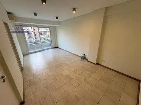 Excelente 3 amb. al fte. con balcón y cochera!