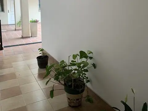Venta directa - compras y te vas  a vivir!!- PH con patio 