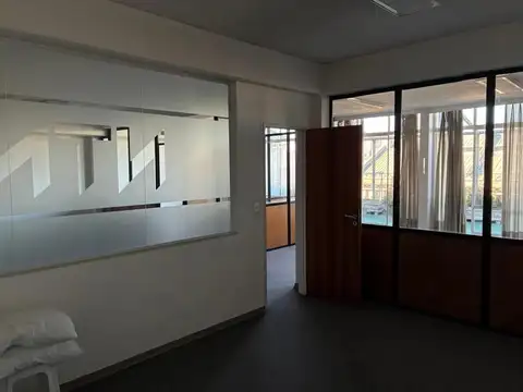 Alquiler de Oficina Comercial de 180 m² en Tribunales