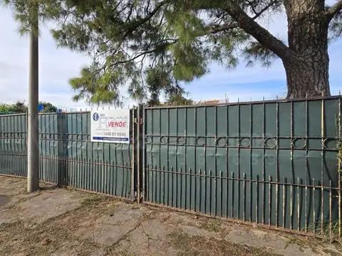 CASA CON AMPLIO TERRENO