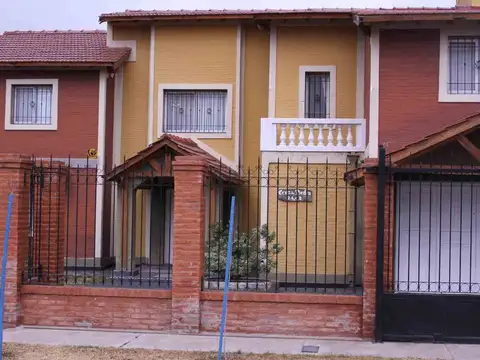 VENDE CASA BARRIO CERRO DEL SOL SAN LUIS