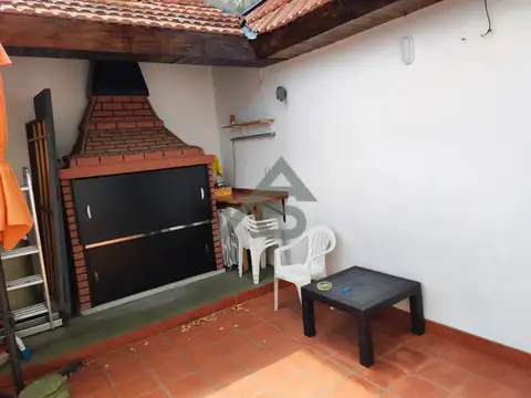 PH Reciclado, En Villa Adelina, 4 Dormitorios (1 En Suite), Patio Y Parrilla