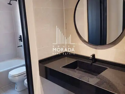 Casa en Alquiler con 2 cocheras