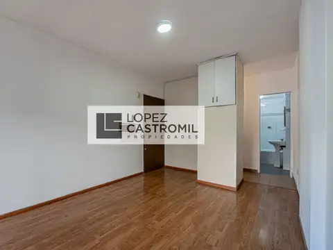 IMPECABLE MONOAMBIENTE! Balcón c/vista abierta al pulmón! Muy luminoso! Amplio! BAJAS EXPENSAS! ÚNICO! OPORT!