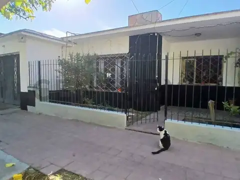 Casa 6 ambientes con 1 baño