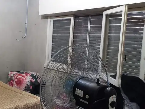 OPORTUNIDAD! CASA DE ESQUINA