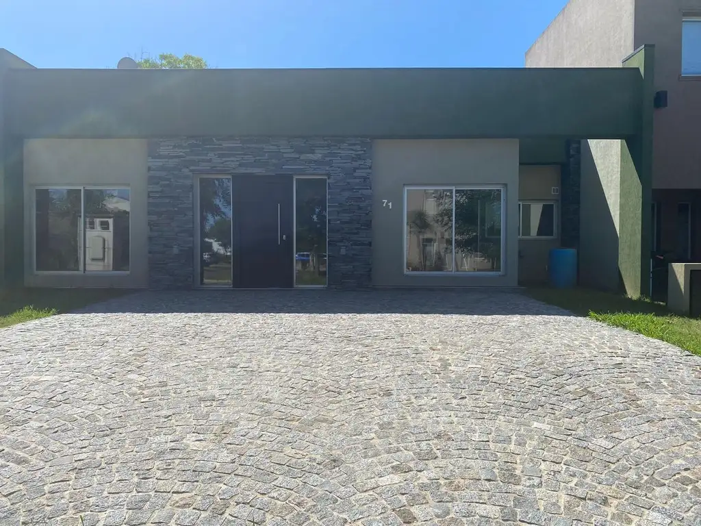 Casa en Venta con cochera