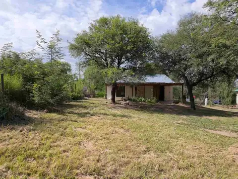 SE VENDE CASA 2 DORM. V. GRAL BELGRANO LOTE 718m2