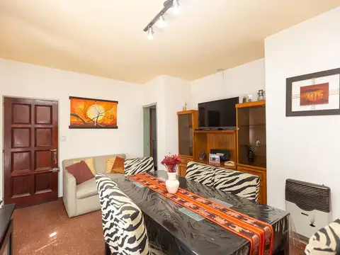 Casa 4 ambientes con 1 baño