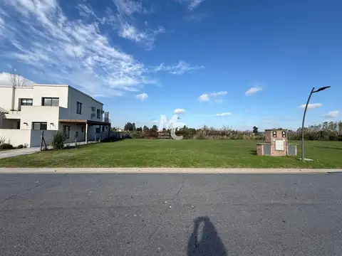 Terreno al río en venta en El Canal
