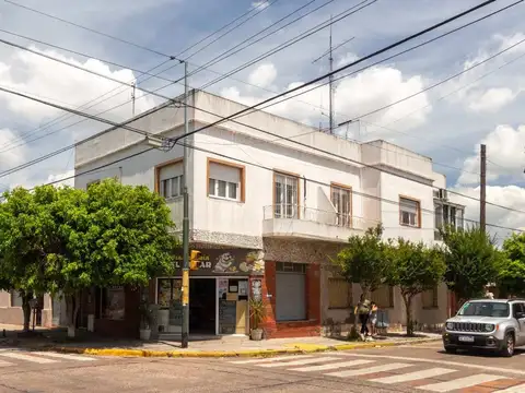 Venta PH 5 ambientes multifamiliar balcón frente