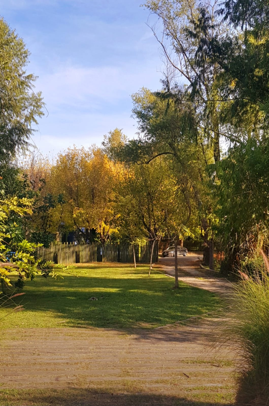 Casa en Alquiler con 4 cocheras