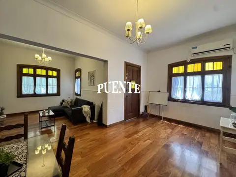 Casa en Venta con 3 cocheras