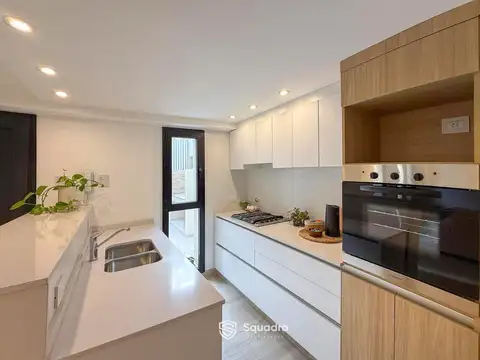 VENTA | PERMUTA - Casa de 3 dormitorios con patio. Reciclada - Lourdes, Rosario. APTO CRÉDITO.