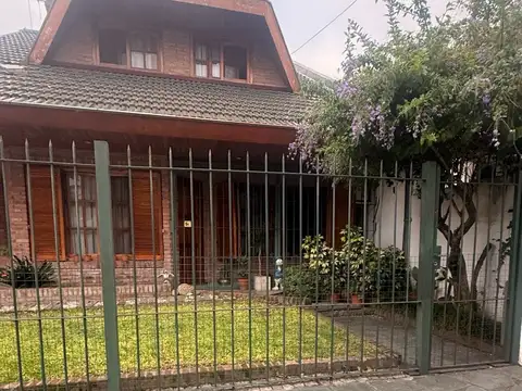 Casa 5 amb con jardin, quincho, cochera pasante, playroom