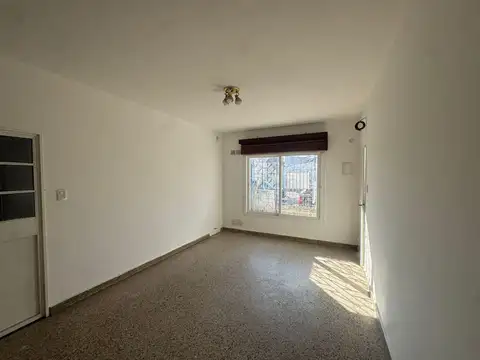 Casa en Alquiler en Paso del Rey, $ 660.000