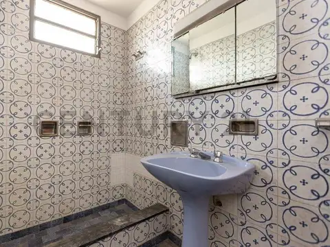 Vendemos 3 ambientes con terraza propia - Permuta.