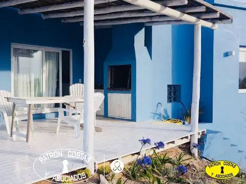 Casa en Alquiler con 3 cocheras