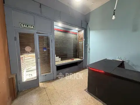 LOCAL A LA CALLE APTO TODO DESTINO EN BOLIVAR AL 200 - SOTANO DOBLE ALTURA ENTREPISO