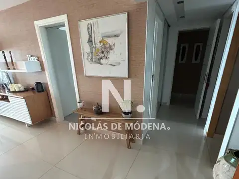 Alquila departamento de 3 dormitorios en suite en Mansa. Punta del Este