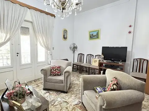 Depto Tipo Casa en Venta de 5 ambientes