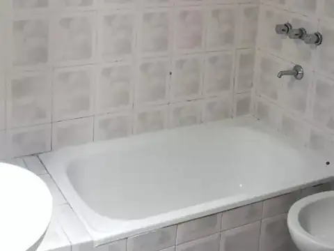 Excelente departamento  2 ambientes 44mts2  con balcón.