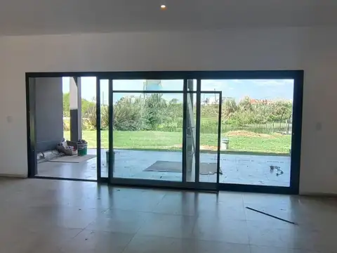 Casa en Venta en El Cantón - Barrio Islas, USD 260.000