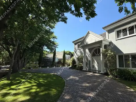 Casa 4 dormitorios venta en Country Grand Bell 1