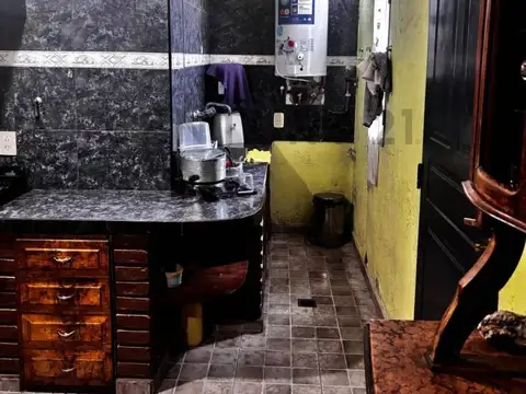 Casa 5 ambientes con 2 baños