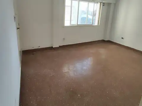 Amplio Departamento 2 ambientes Ramos Mejia