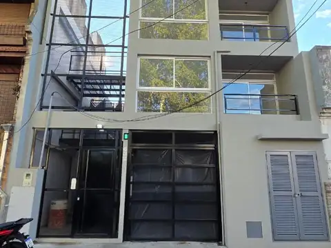 Monoamb en planta baja con patio al contrafrente a estrenar. Ubicado en San Martin 632, Lomas de Zamora