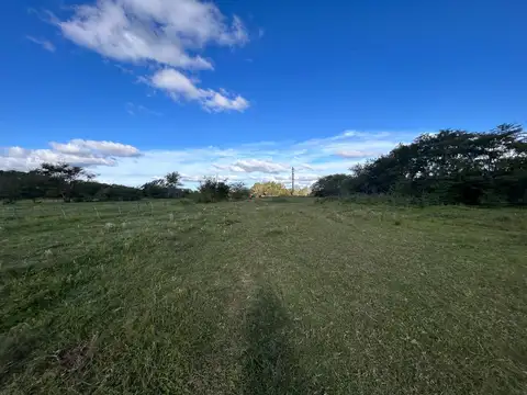 Venta terreno con casa 3 ambientes de 25789m2 - Mercedes, Buenos Aires
