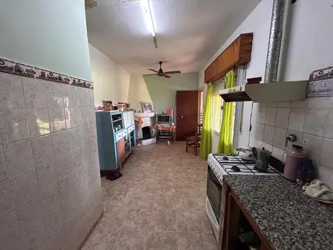 Venta terreno con casa 3 ambientes de 25789m2 - Mercedes, Buenos Aires