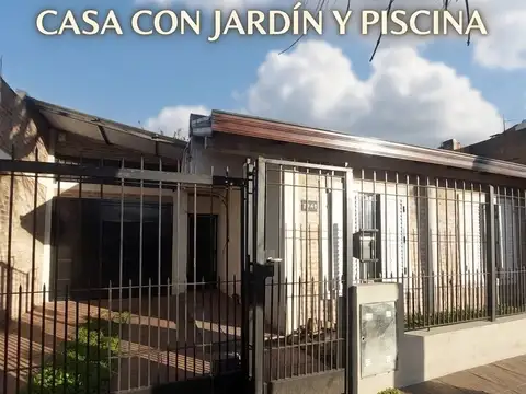 VENTA. CASA CON PARQUE PISCINA Y COCHERA. EZPELETA